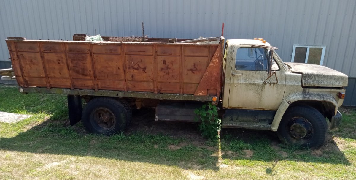 Image for Melvin & Karen Button Online Farm Equipment Auction