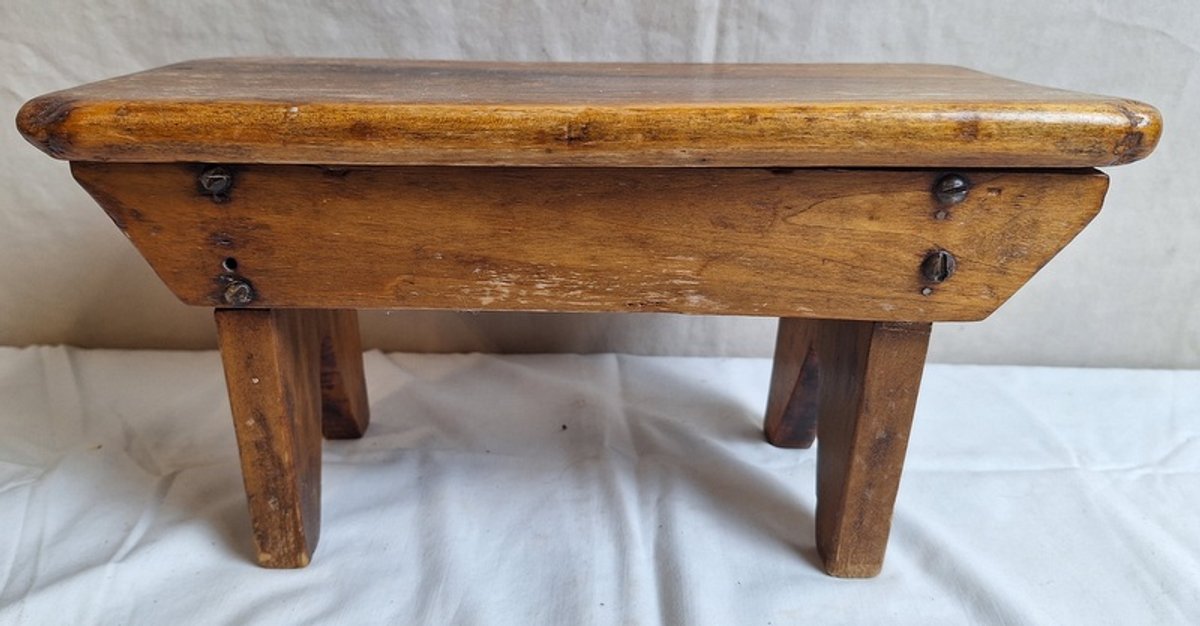 Image for Milroy Family Downsizing & Multi Consignor Online Auction