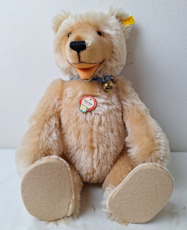 Image for New Salem Family Downsizing Online Auction # 4