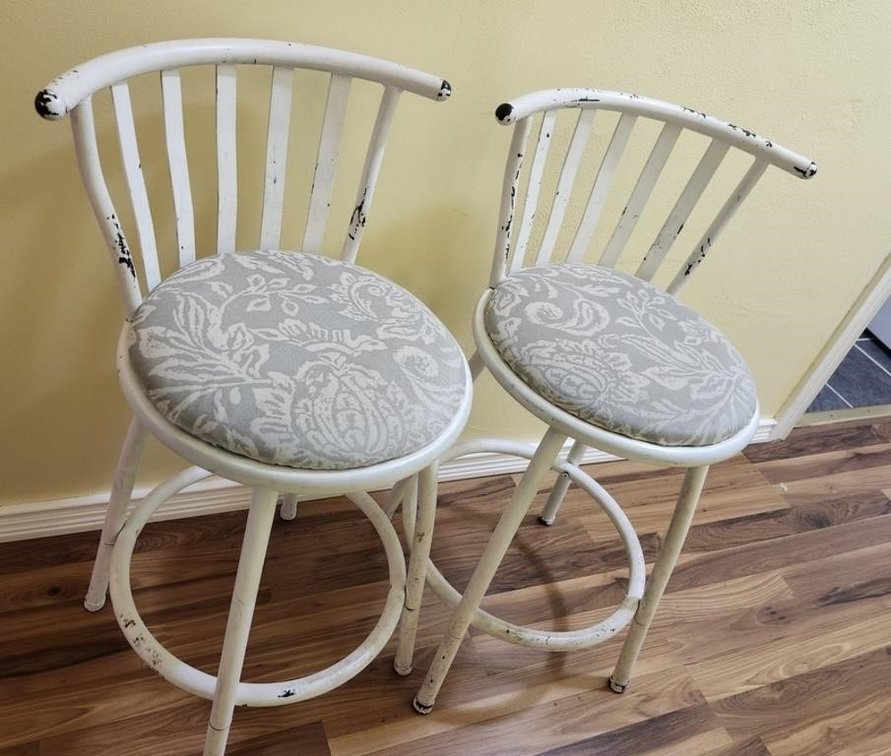 Image for Doesn't Fit in New Home Online Auction
