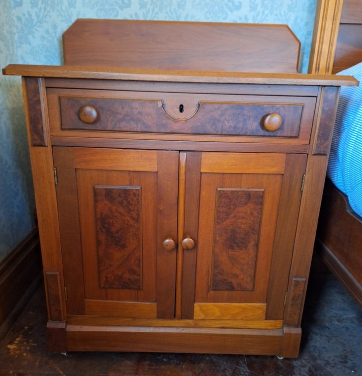 Image for Flo Harcourt Household Online Auction
