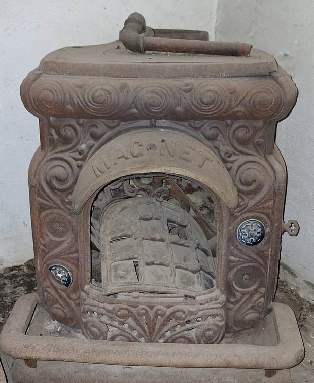 Image for Flo Harcourt Household Online Auction