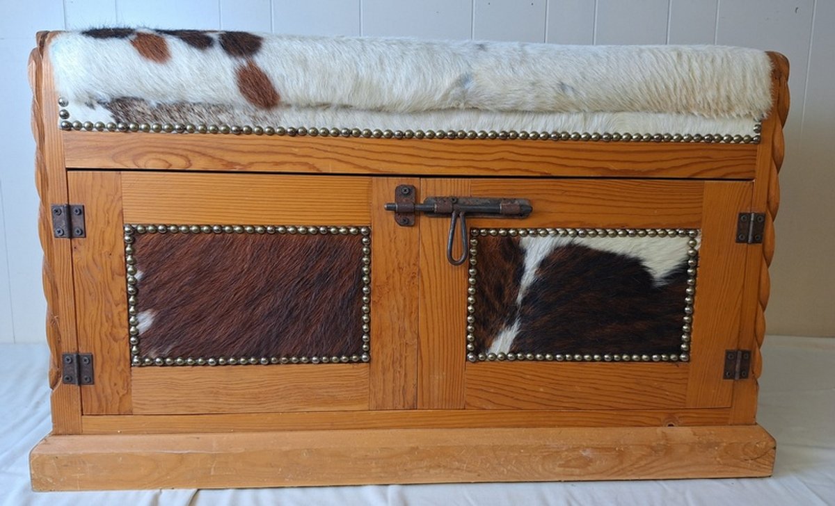 Image for Multi-Consignor September Online Auction