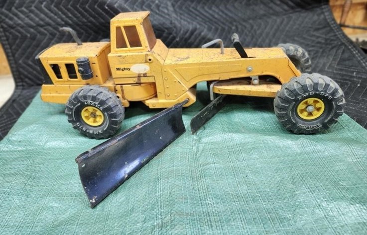 Toys, Tools, Primitives Online Auction