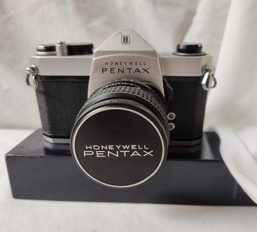 Image for Vintage & Antique Camera Collection and Photography Darkroom Equipment Auction