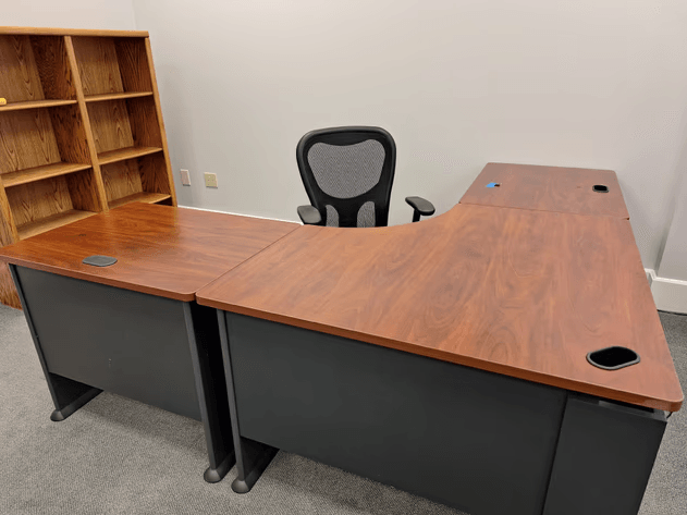 4 Corners Center Office Liquidation