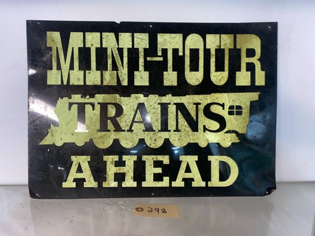 Image for Estate Auction: Housewares, Holiday Items, Tools & Furniture - Boyertown, PA 