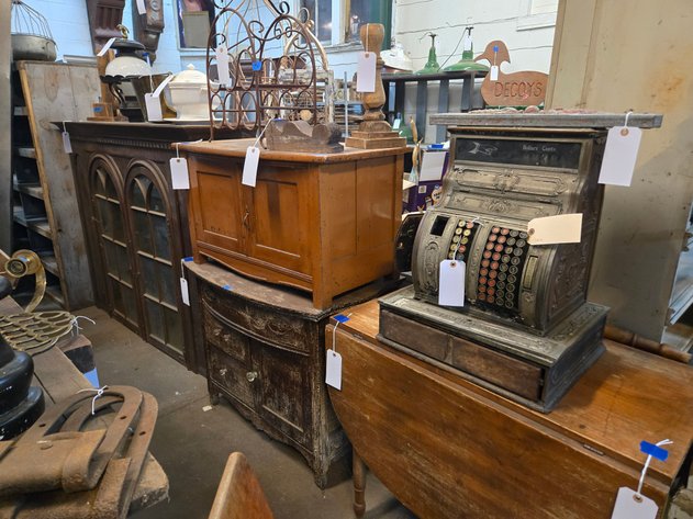 Image for Side Street Salvage: Vintage Decor, Metalwork, Signage Auction - Elverson, PA   April 17, 2026