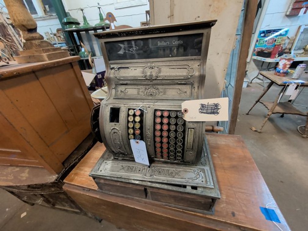 Image for Side Street Salvage: Vintage Decor, Metalwork, Signage Auction - Elverson, PA   April 17, 2026