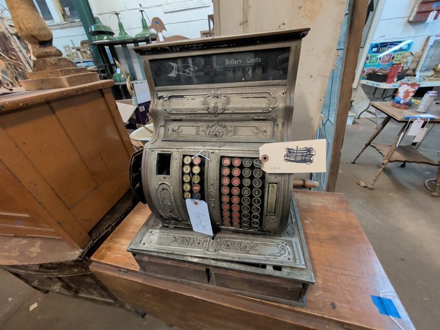 Image for Side Street Salvage: Vintage Decor, Metalwork, Signage Auction - Elverson, PA   April 17, 2026