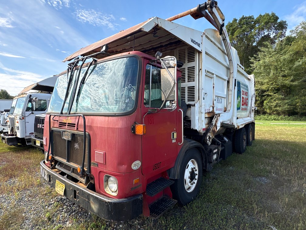 Image for Trash Trucks, Bus Van and Topsoil Screener Surplus Equipment Auction - Vincentown, NJ