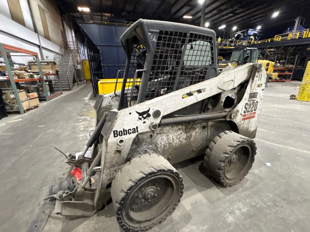 Image for Trash Trucks, Bus Van and Topsoil Screener Surplus Equipment Auction - Vincentown, NJ