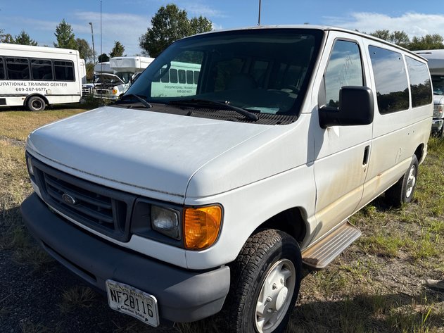 Image for Trash Trucks, Bus Van and Topsoil Screener Surplus Equipment Auction - Vincentown, NJ