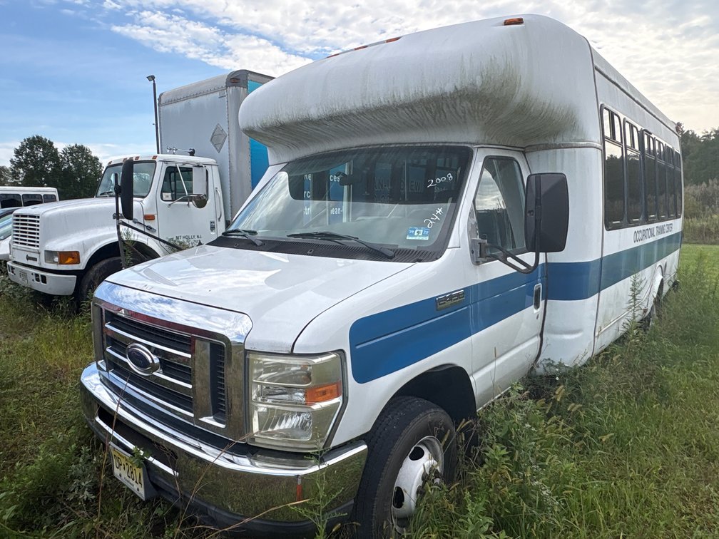 Image for Trash Trucks, Bus Van and Topsoil Screener Surplus Equipment Auction - Vincentown, NJ
