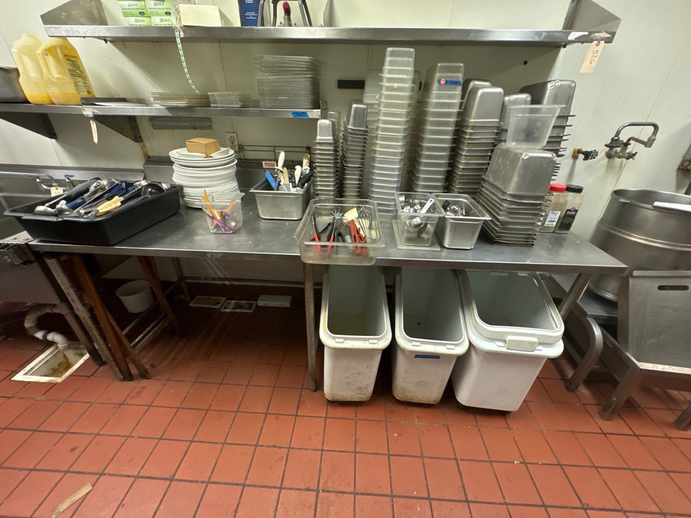 Image for Pizzeria Uno Complete Restaurant Liquidation – Conshohocken, PA