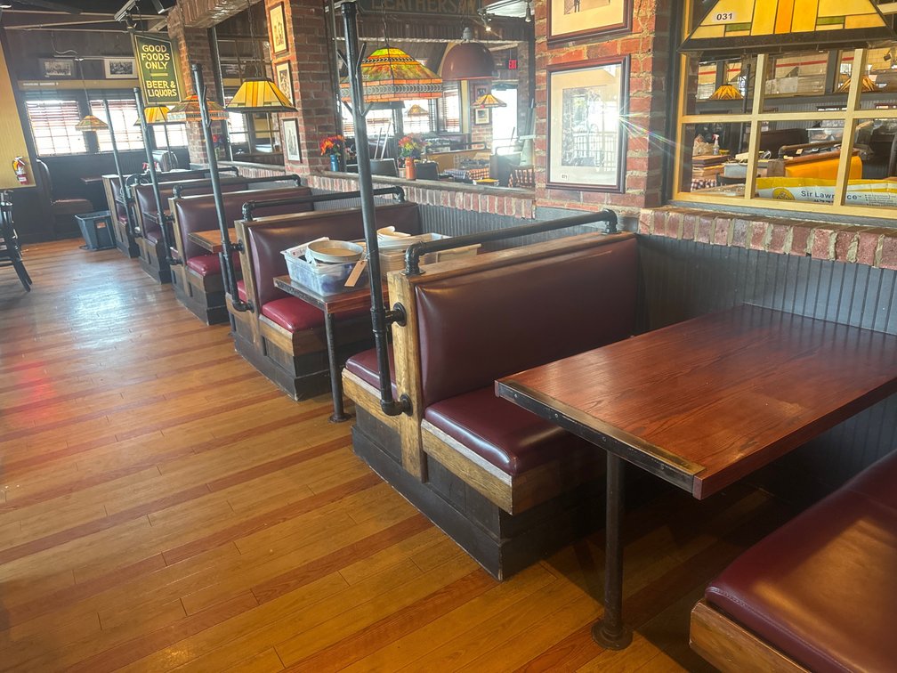 Image for Pizzeria Uno Complete Restaurant Liquidation – Conshohocken, PA