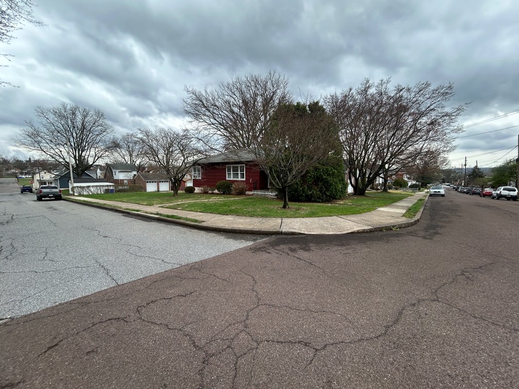 Image for 646 Willow St LIVE Public Real Estate Auction - Pottstown, PA