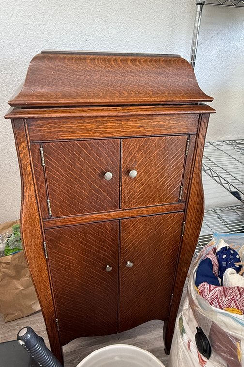 Image for Fabulous Antiques, Victrolas, Antique Tools, Collectible Glass & Crystal, Framed Works and More
