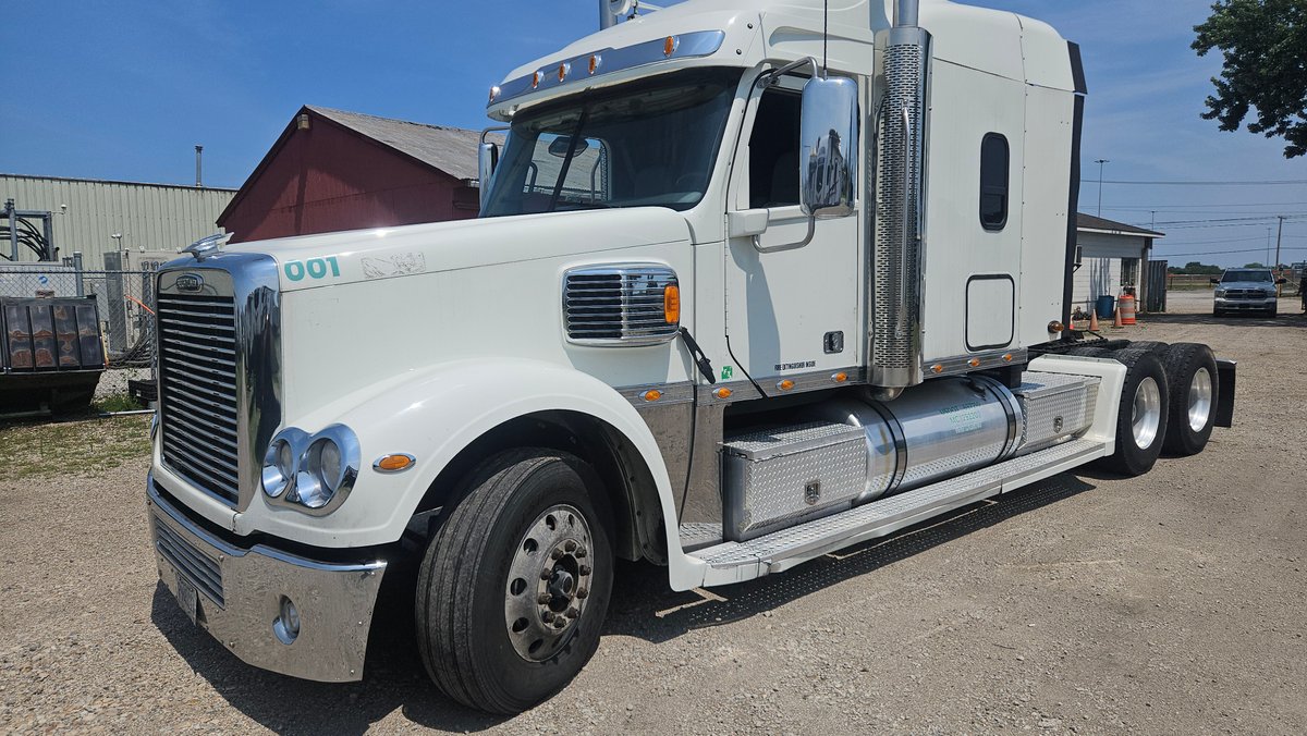Image for IN, KY, AZ: Late-Model Kenworth & Freightliner Sleeper Trucks of Green Step Freight, Inc.