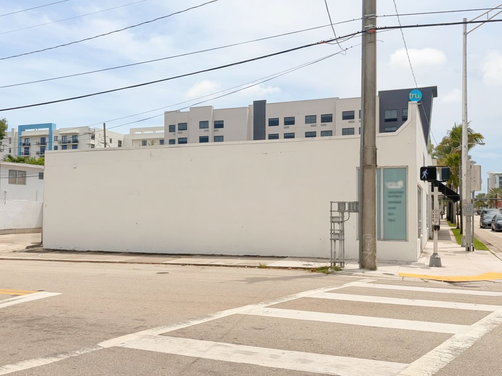 Image for Dania Beach, FL: 2,255±SF Retail/ Office Building at  66-68 N Federal Hwy (Broward County)