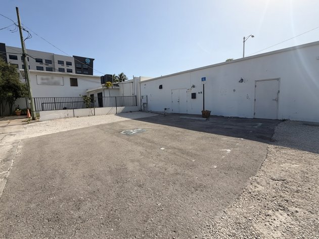 Image for Dania Beach, FL: 2,255±SF Retail/ Office Building at  66-68 N Federal Hwy (Broward County)