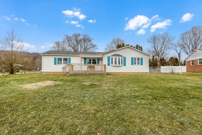 Image for Onsite Live House Auction 3188 Cypress Bend Drive Newark, Ohio 43055 Jan 31st  2pm