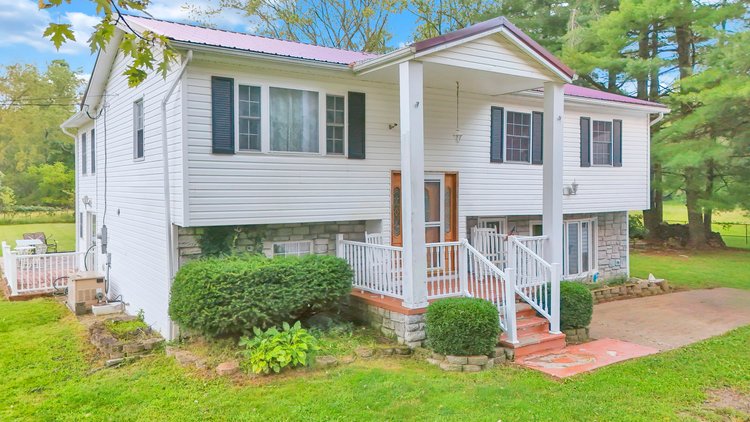 Image for Online and In Person Real Estate Auction 6298 Fallsburg Rd NE, Newark, OH 43055