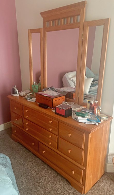 Image for LIVING ESTATE AUCTION