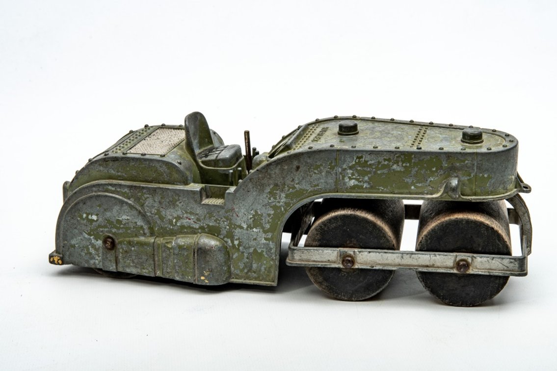 Image for Orange Gallery - Furniture, Coins & More Online Auction!