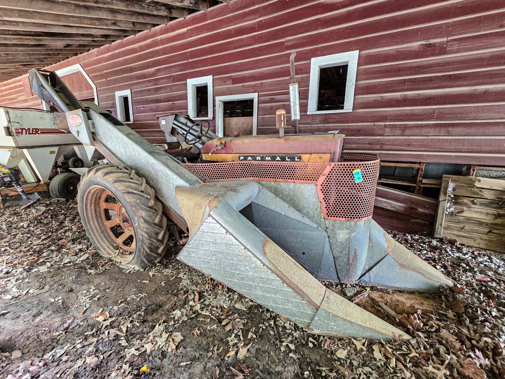 Image for Rabun Gap Nacoochee School Surplus Auction Part 1