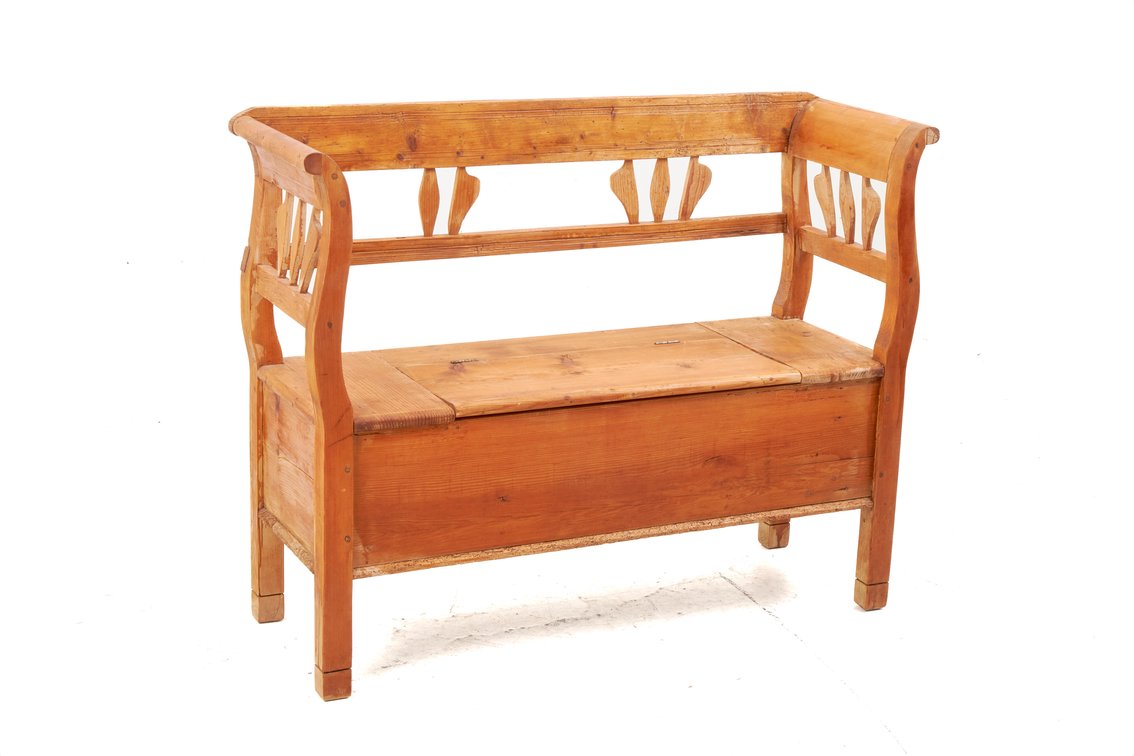 Image for Red Gallery - Antique Books, Art, Knives & Swords, Estate Furniture, Glassware & Porcelains