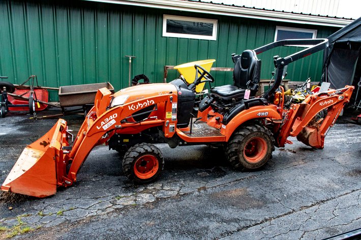 Image for Pink Auction - Tractor, More Spring Estate, Knives & Bayonets