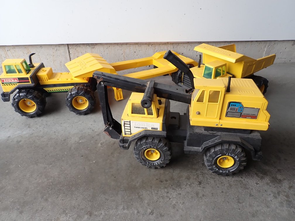 Image for Parkin Family Moving Sale - Elora