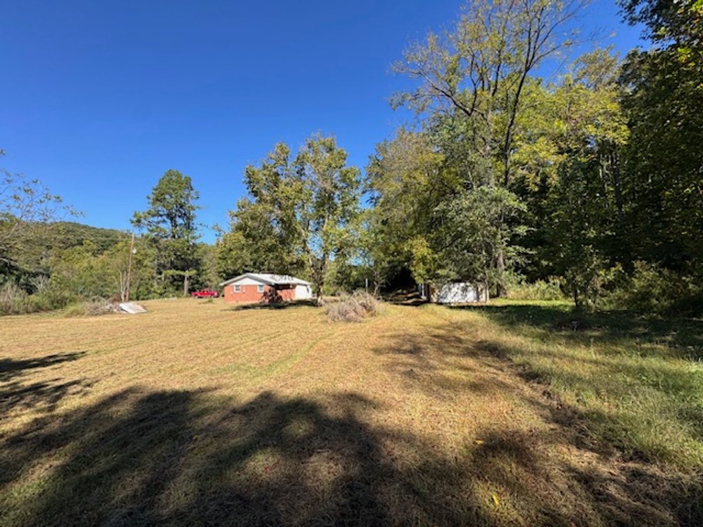 Image for Court-Ordered Estate Auction - Hwy 100: 6 acres & House - 