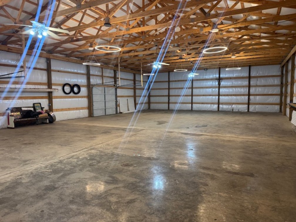 Image for Large Open Shop - 4,000 sq ft - Ideal for Multiple Uses - Centerville