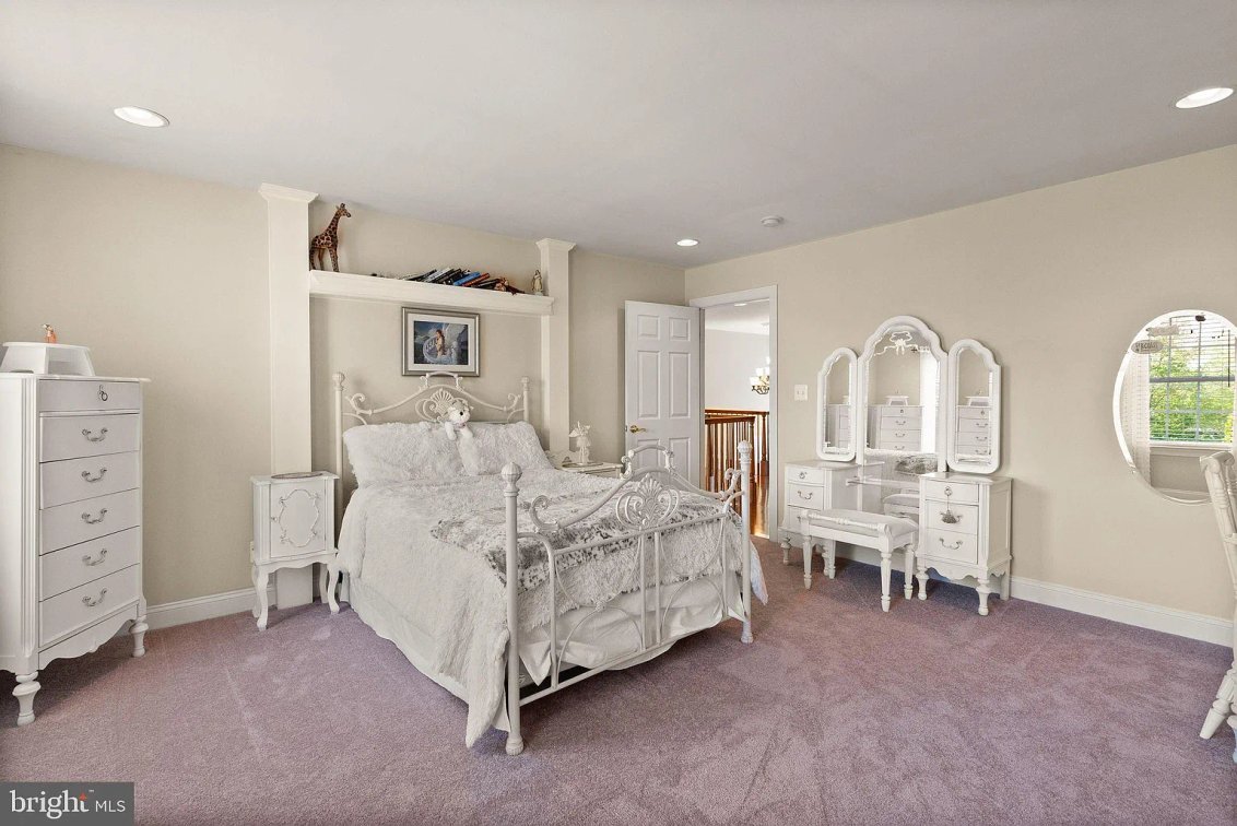 Image for Loudoun $1.45 Mil Mansion Downsizing Online Auction
