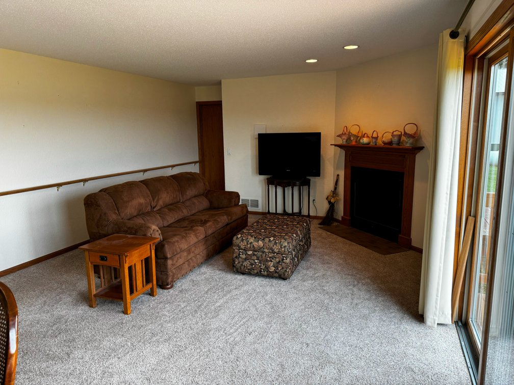Image for Garry & Barb Schmidt Real Estate Auction