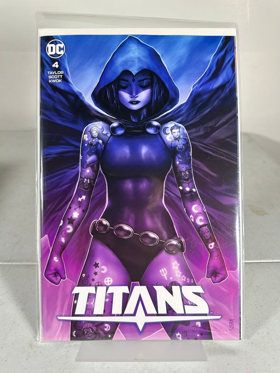 Image for COMICS & COLLECTIBLES - 500+ LOTS - TMNT & MORE