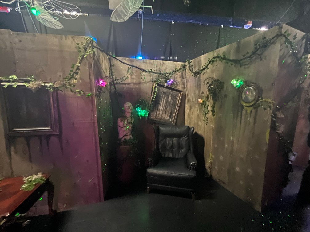 Image for 10,000sf INDOOR ATTRACTION - LIGHTING, EQUIPMENT, DECOR