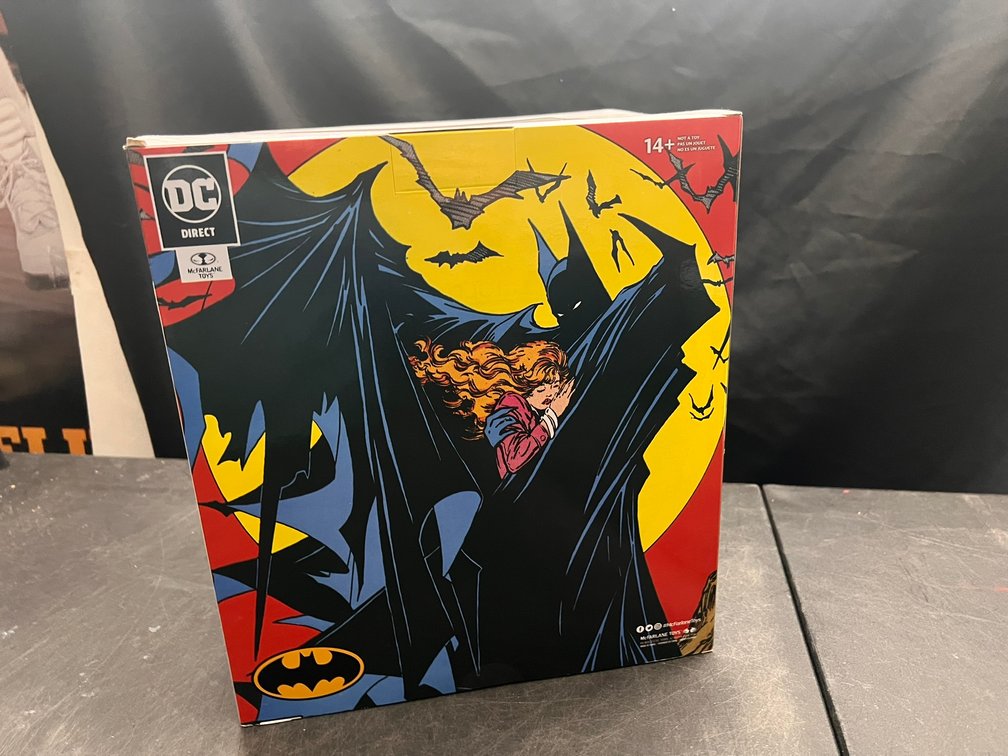 Image for COMICS & COLLECTIBLES - 700+ LOTS
