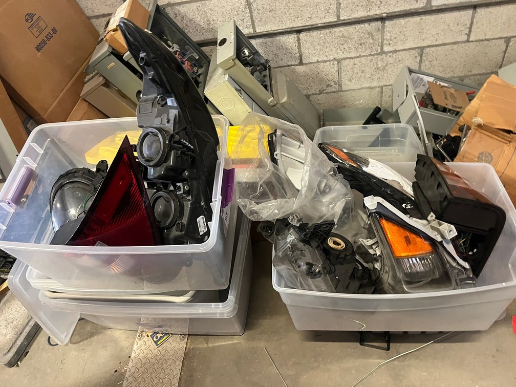 Image for ABSOLUTE AUCTION - WAREHOUSE LIQUIDATION - MIAMI, FL