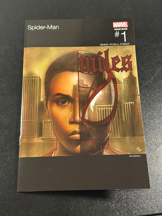 Image for COMICS & COLLECTIBLES - 300+ LOTS