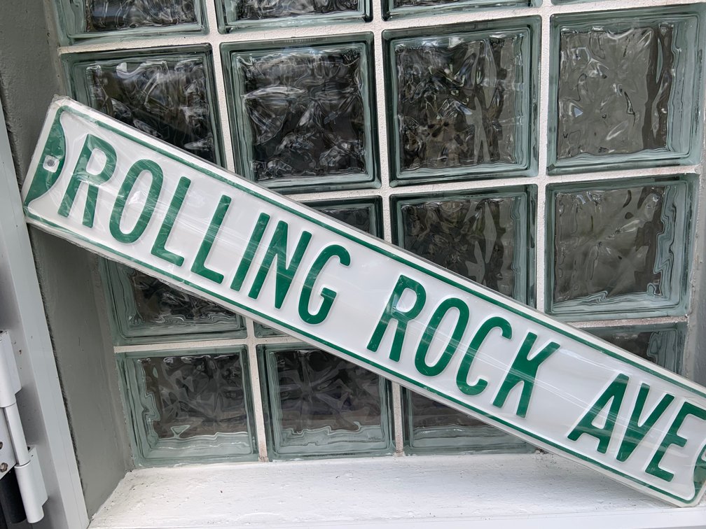 Image for BEER MEMORABILIA - NEON SIGNS, MIRRORS, GLASSWARE - ABSOLUTE