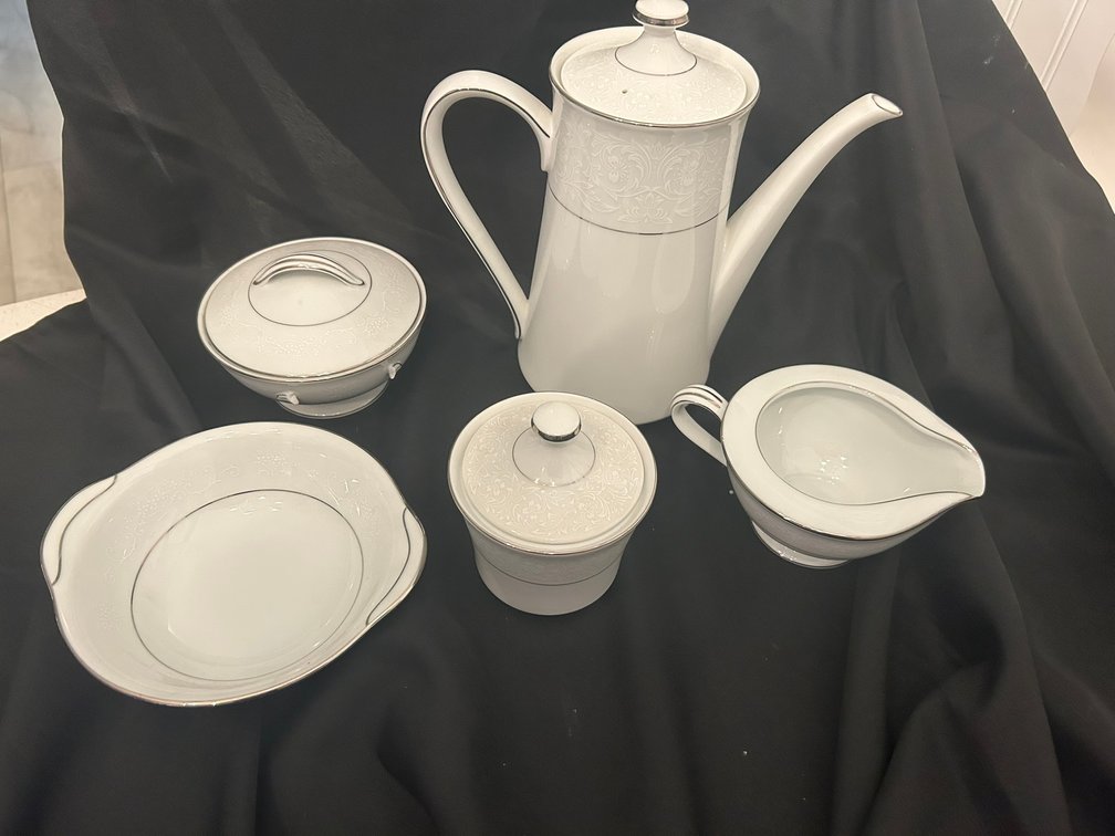 Image for ESTATE - GENERAL MERCHANDISE - JEWELRY - ABSOLUTE