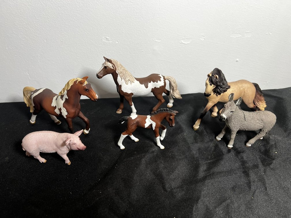 Image for ESTATE AUCTION - ARTWORK, COLLECTIBLES, LEATHER FURNITURE & MORE