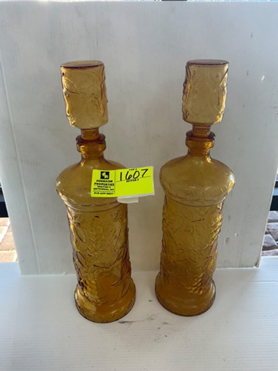 Image for Round 3: Things from the Past Antiques & Collectibles