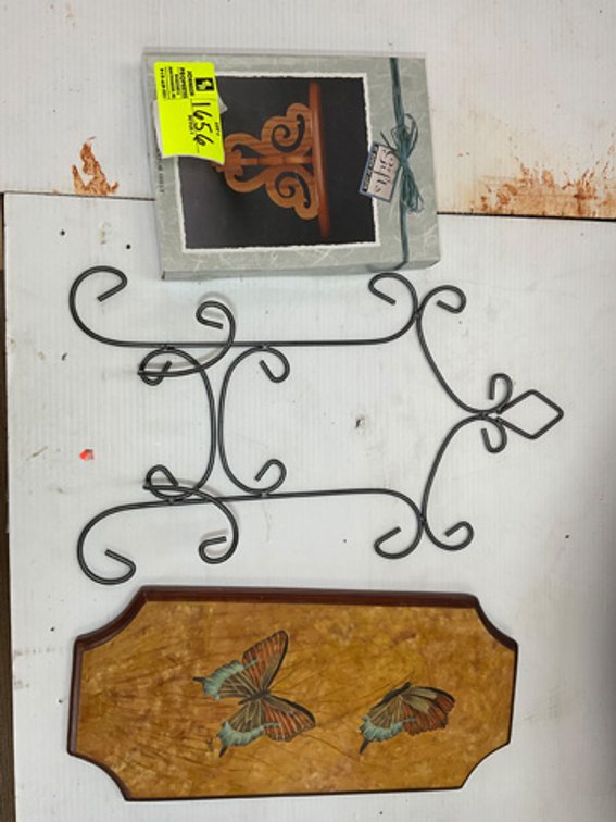 Image for Round 3: Things from the Past Antiques & Collectibles