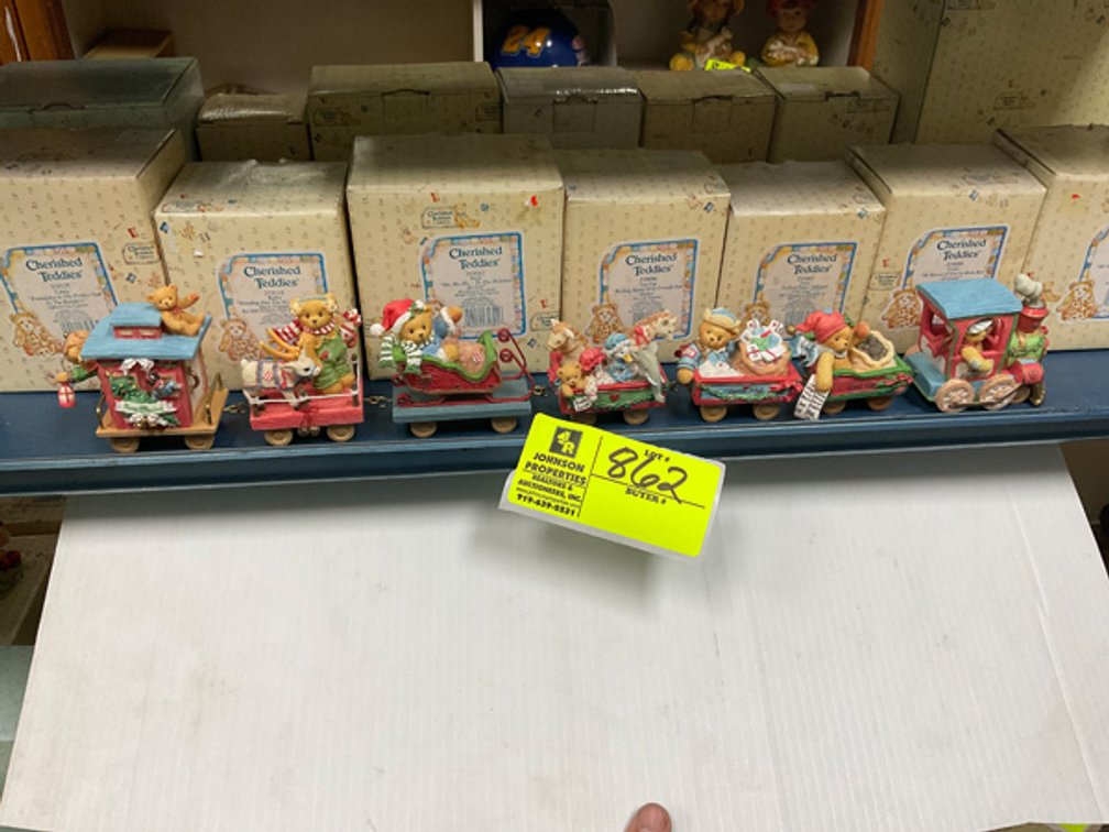 Image for Round 2: Things from the Past Antiques & Collectibles