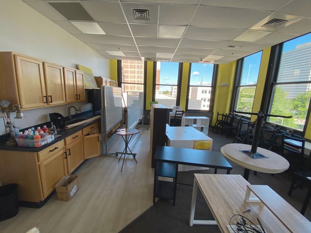 Image for Toledo K-12 School Liquidation Auction: 30+ iPads, Classroom & Curriculum Materials and More