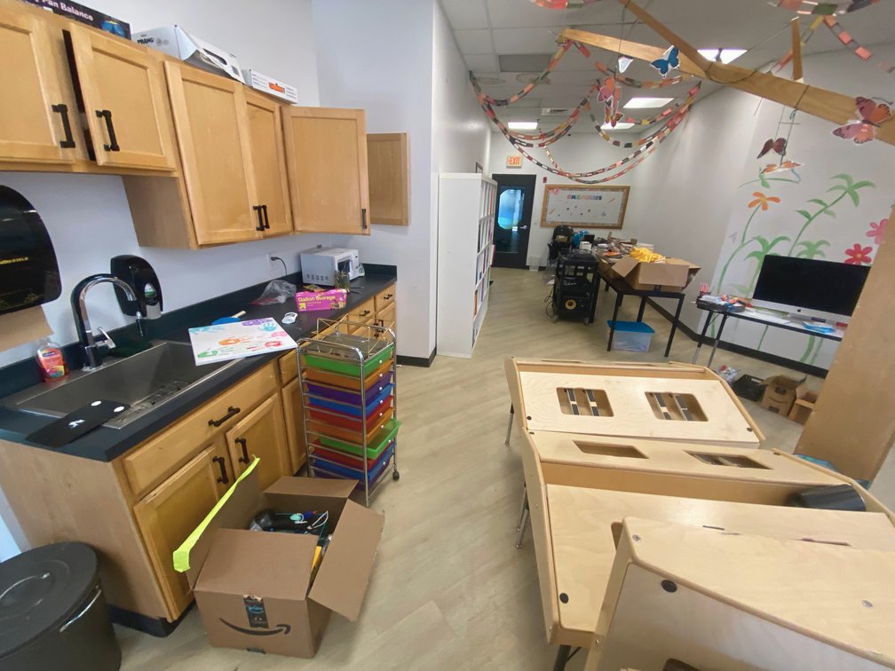 Image for Toledo K-12 School Liquidation Auction: 30+ iPads, Classroom & Curriculum Materials and More